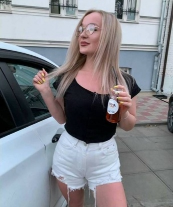 Аппетитная брюнетка приглашает окунуться в мир наслаждения и страсти. Со мной ты сможешь расслабиться и отдохнуть после тяжелого дня. Позволь мне позаботиться о тебе. 183, 19 лет