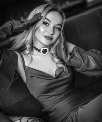 Аппетитная брюнетка приглашает окунуться в мир наслаждения и страсти. Со мной ты сможешь расслабиться и отдохнуть после тяжелого дня. Позволь мне позаботиться о тебе. 183, 19 лет